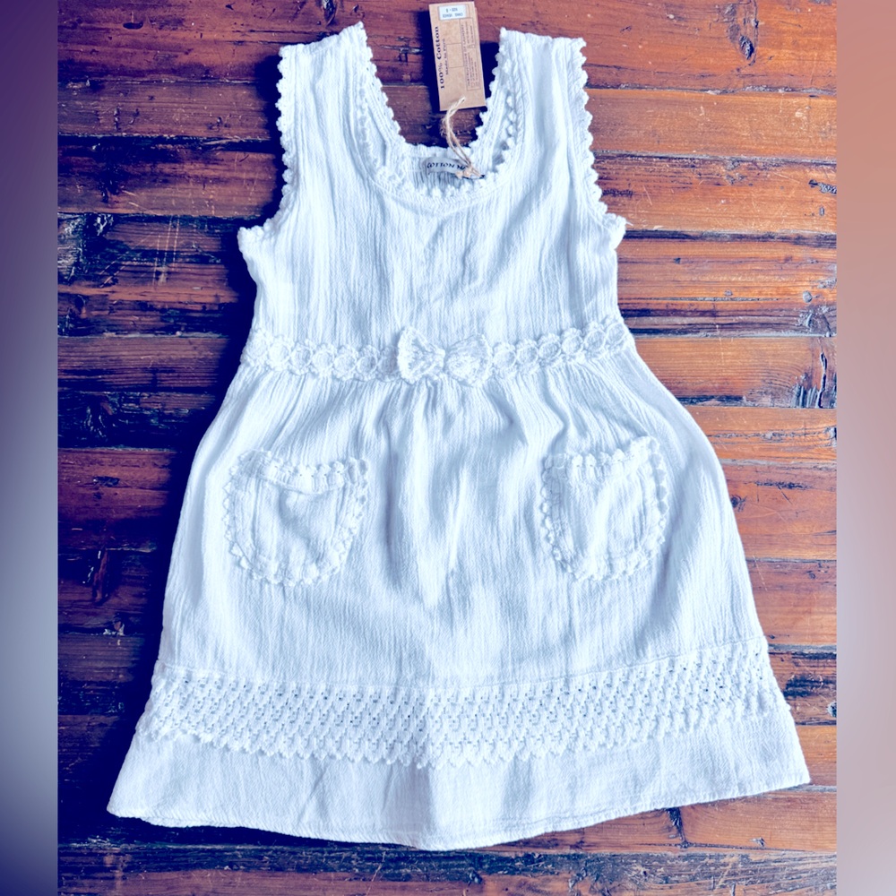 Charming White Sleeveless Dress